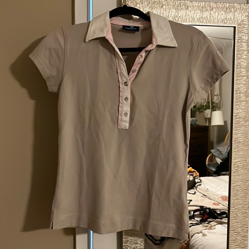 Daily sports short sleeve poll